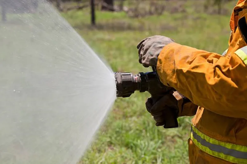 Esguicho regulável para mangueira de incêndio - imagem 2